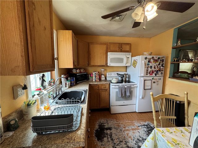 68 Uncas Street, Warwick, RI 02889