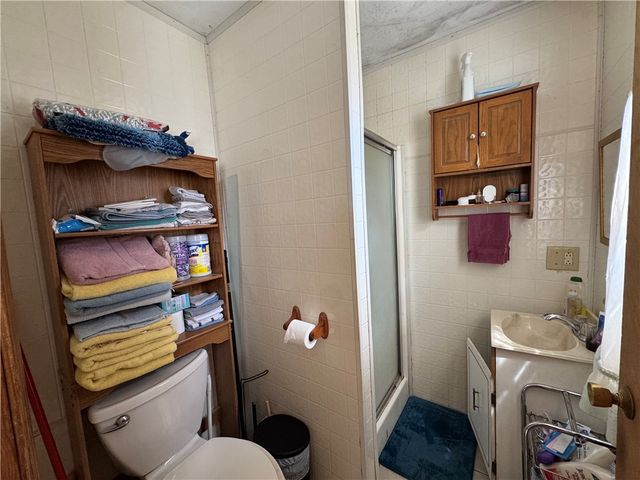 68 Uncas Street, Warwick, RI 02889