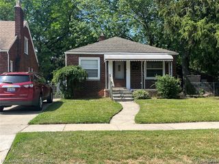 14722 Lydia Avenue, Eastpointe, MI 48021