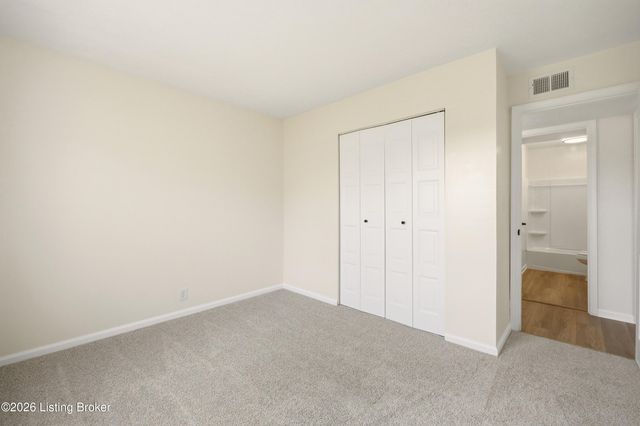 413 Logsdon Ct, Douglass Hills, KY 40243