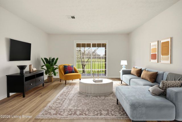 413 Logsdon Ct, Douglass Hills, KY 40243