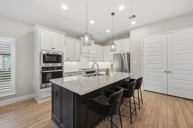 422 Bridle TRL, New Braunfels, TX 78132