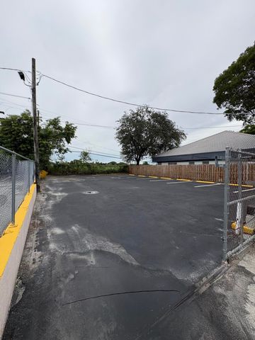 6190 NW 11th Street, Sunrise, FL 33313