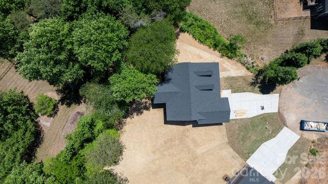 47 Tennyson Drive, Taylorsville, NC 28681