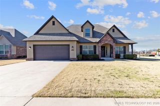 10402 S 226th East Avenue, Broken Arrow, OK 74014