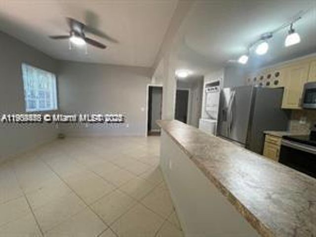7542 NW 175th St 7542, Hialeah, FL 33015