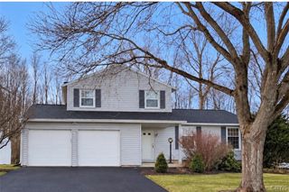 7733 New Hope W, Clay, NY 13090