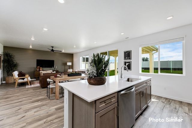 122 Ravello St, Caldwell, ID 83607