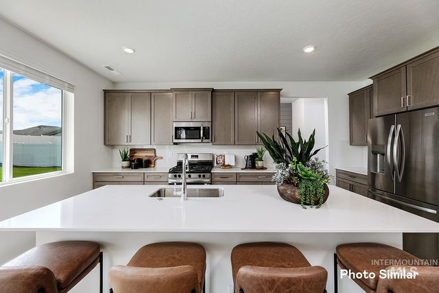 122 Ravello St, Caldwell, ID 83607