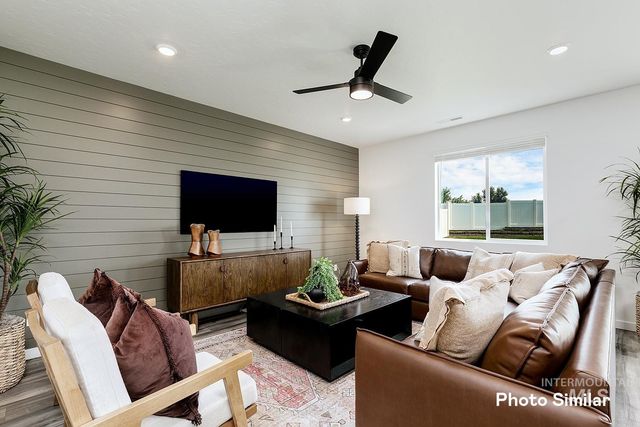 122 Ravello St, Caldwell, ID 83607