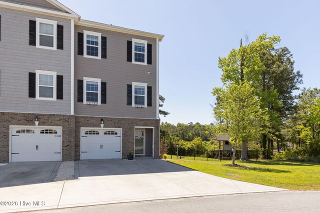 400 Garland Shores Drive, Hubert, NC 28539