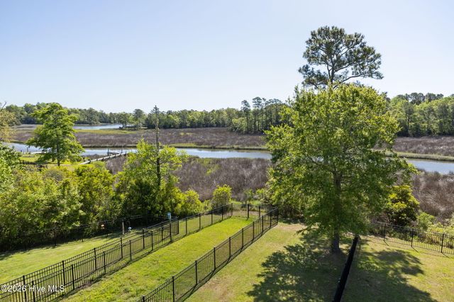 400 Garland Shores Drive, Hubert, NC 28539