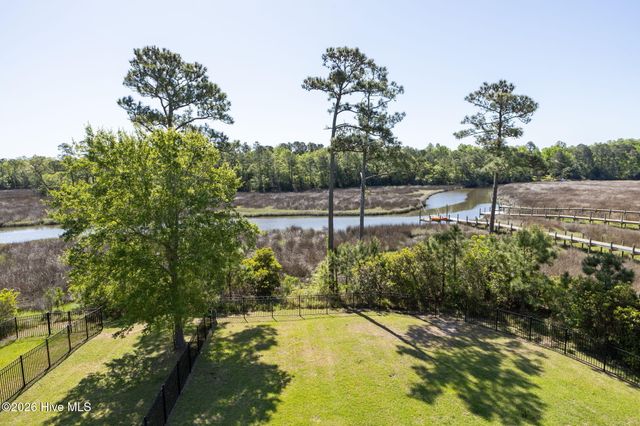 400 Garland Shores Drive, Hubert, NC 28539