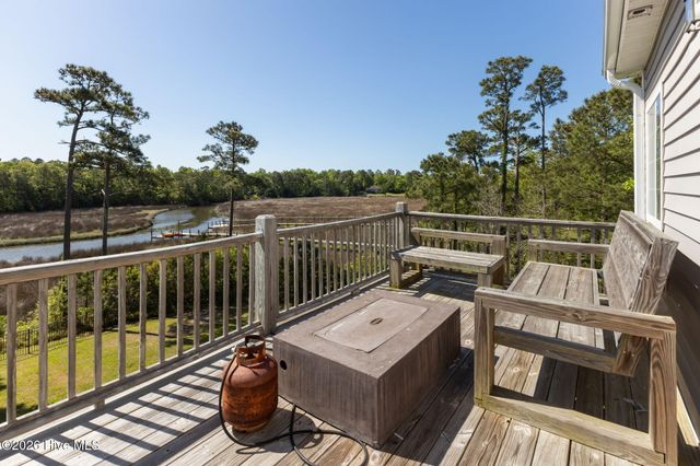 400 Garland Shores Drive, Hubert, NC 28539