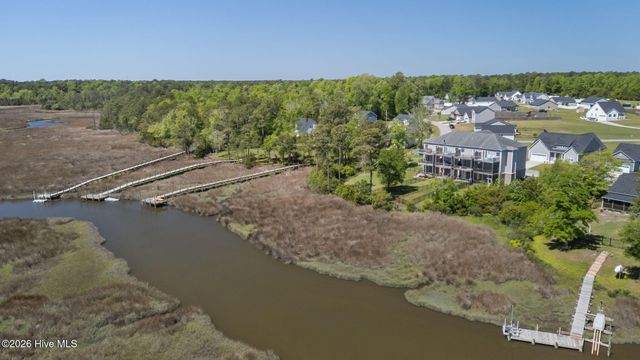 400 Garland Shores Drive, Hubert, NC 28539