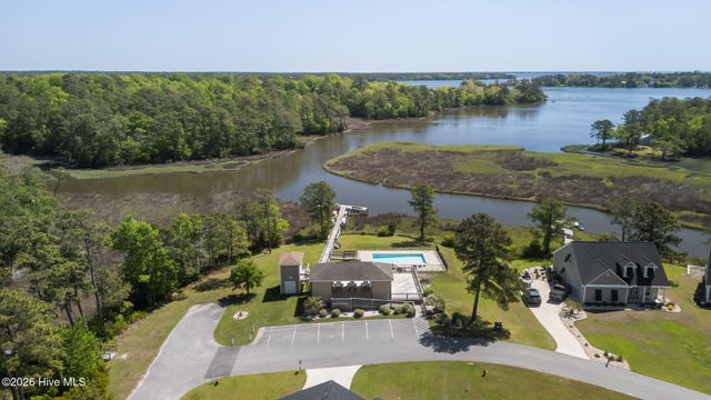 400 Garland Shores Drive, Hubert, NC 28539