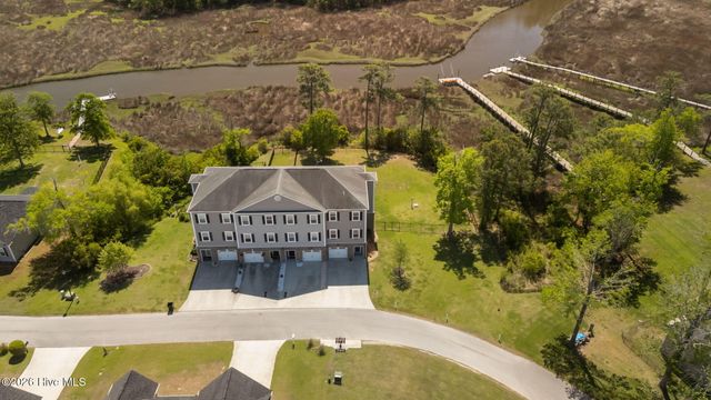 400 Garland Shores Drive, Hubert, NC 28539