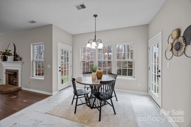 118 Meadow Pond Lane, Mooresville, NC 28117