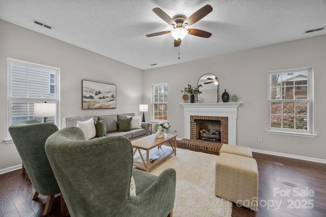 118 Meadow Pond Lane, Mooresville, NC 28117