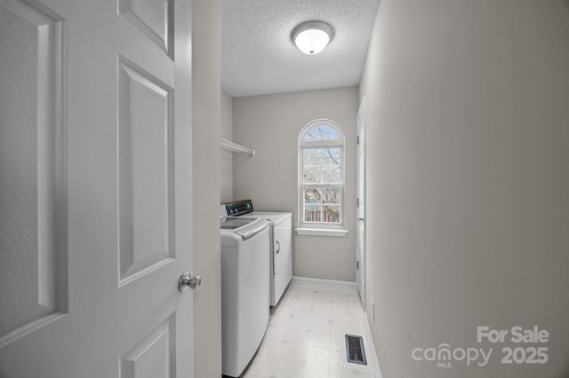 118 Meadow Pond Lane, Mooresville, NC 28117