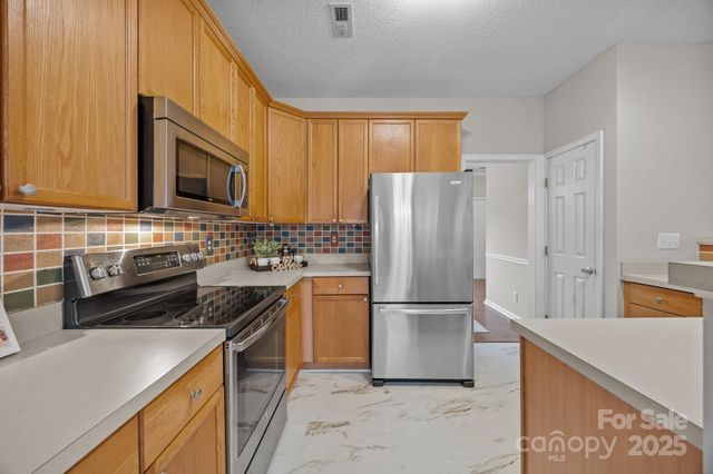 118 Meadow Pond Lane, Mooresville, NC 28117