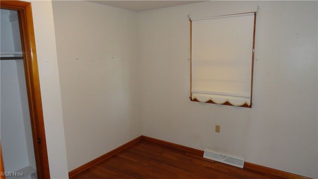 1788 Rolling Acres Road, New Cumberland, WV 26047