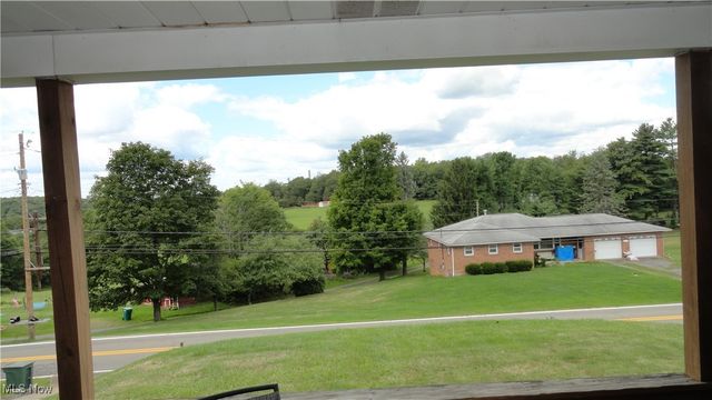1788 Rolling Acres Road, New Cumberland, WV 26047