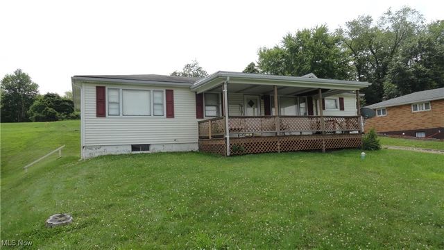 1788 Rolling Acres Road, New Cumberland, WV 26047