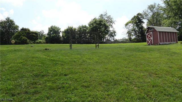 1788 Rolling Acres Road, New Cumberland, WV 26047