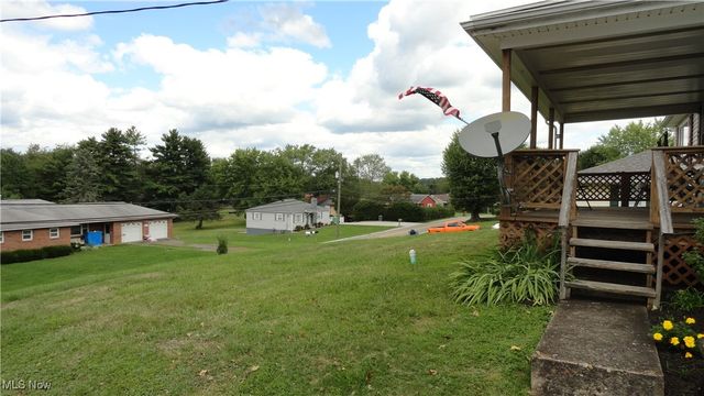 1788 Rolling Acres Road, New Cumberland, WV 26047