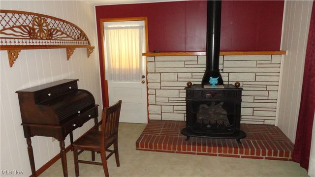 1788 Rolling Acres Road, New Cumberland, WV 26047