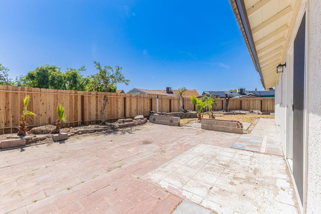 Image 19 of property listing at 116 Leyva Avenue, Firebaugh, CA 93622