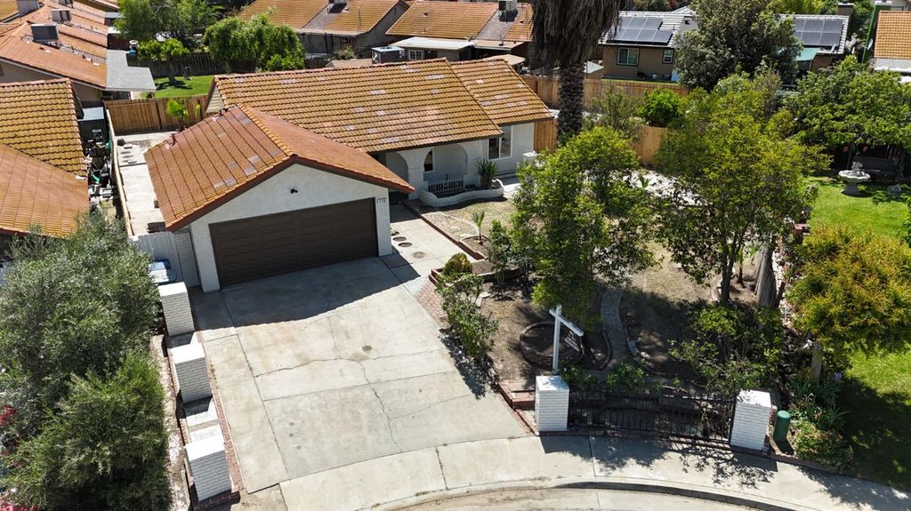 Image 22 of property listing at 116 Leyva Avenue, Firebaugh, CA 93622