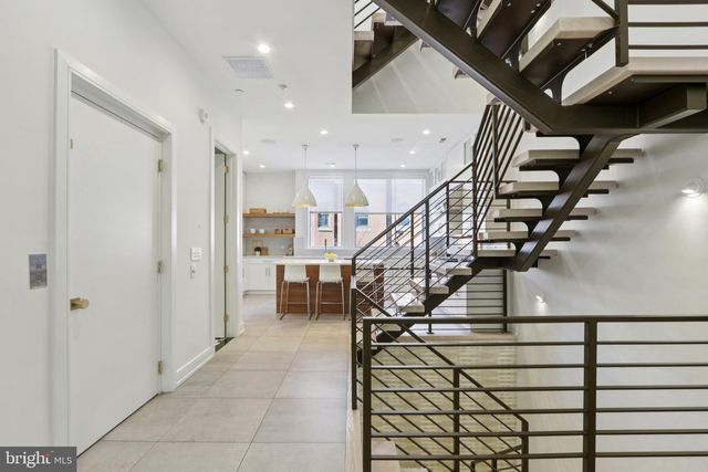 207 S 22ND ST, Philadelphia, PA 19103