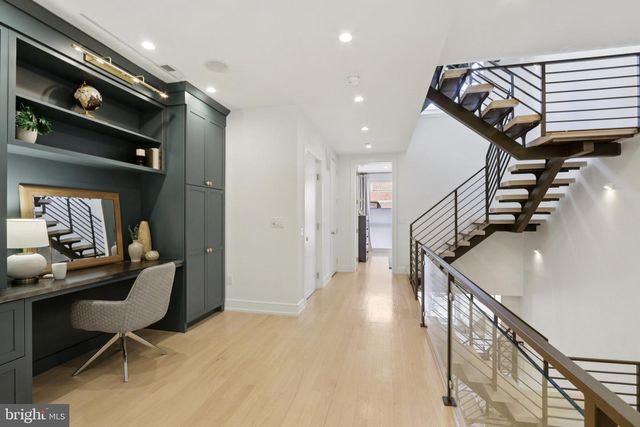 207 S 22ND ST, Philadelphia, PA 19103