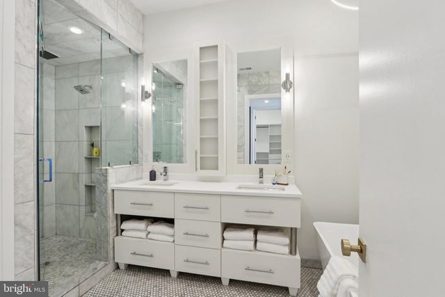 207 S 22ND ST, Philadelphia, PA 19103