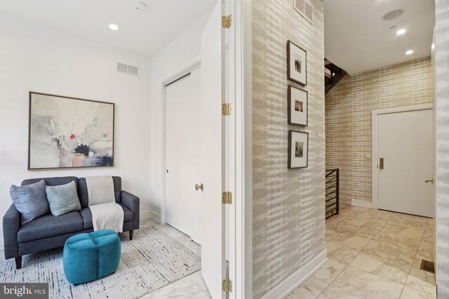 207 S 22ND ST, Philadelphia, PA 19103