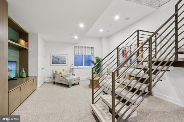 207 S 22ND ST, Philadelphia, PA 19103