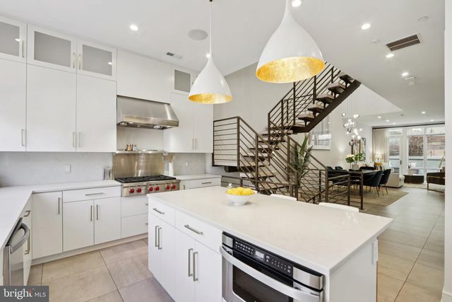 207 S 22ND ST, Philadelphia, PA 19103