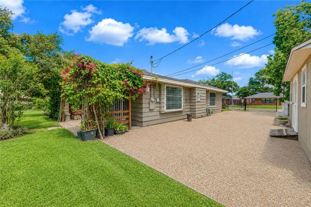 4018 S Blalock Road, Houston, TX 77080