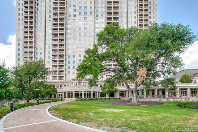 1 Towers Park Ln Apt 613, San Antonio, TX 78209