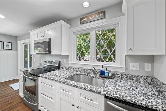 21 Plymouth St, Gardner, MA 01440