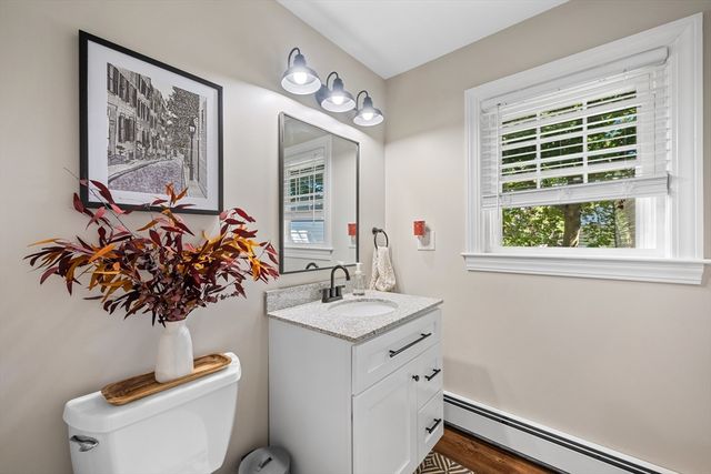 21 Plymouth St, Gardner, MA 01440