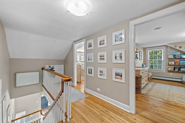 21 Plymouth St, Gardner, MA 01440