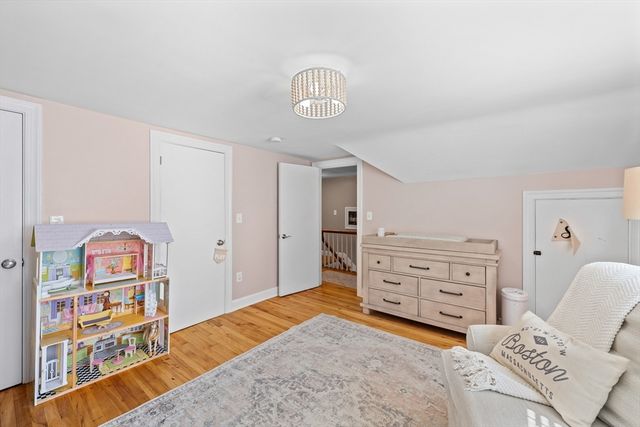 21 Plymouth St, Gardner, MA 01440