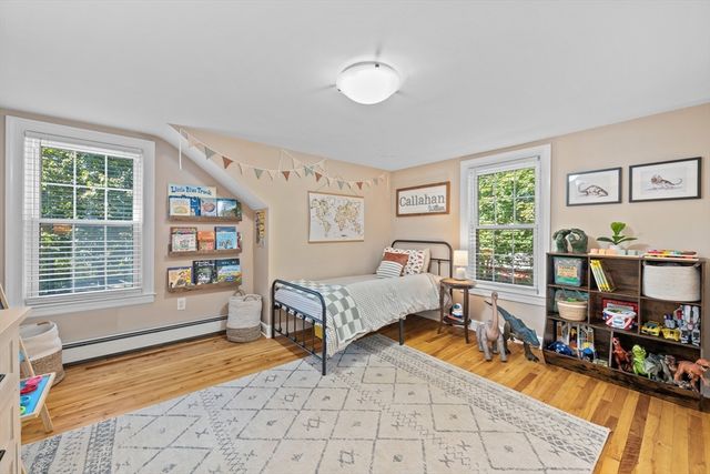 21 Plymouth St, Gardner, MA 01440
