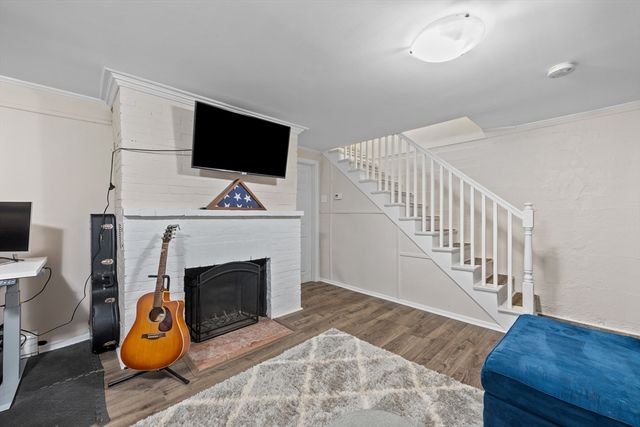 21 Plymouth St, Gardner, MA 01440
