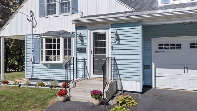 21 Plymouth St, Gardner, MA 01440
