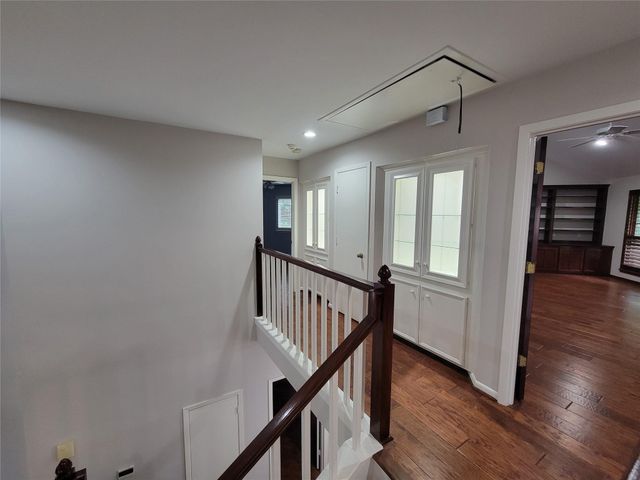 10 Dovewood Place, The Woodlands, TX 77381