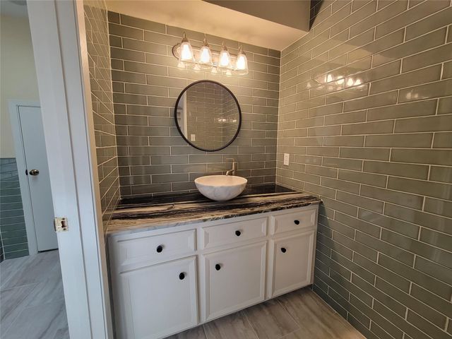 10 Dovewood Place, The Woodlands, TX 77381